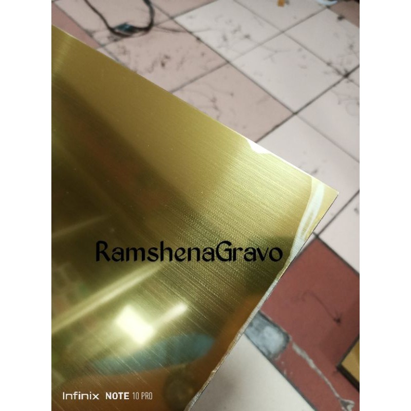 

JH8 gravoply gold/hairline/bahan nama dada/name tag/30x40cm tebal 1.5mm