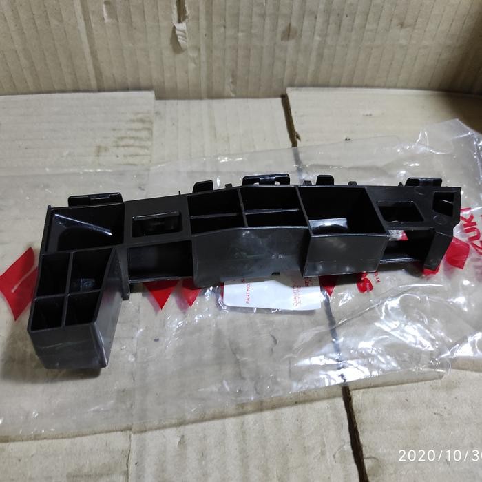 Breket Bemper Depan Karimun Wagon R Type Ga Gl Gx Kode 066