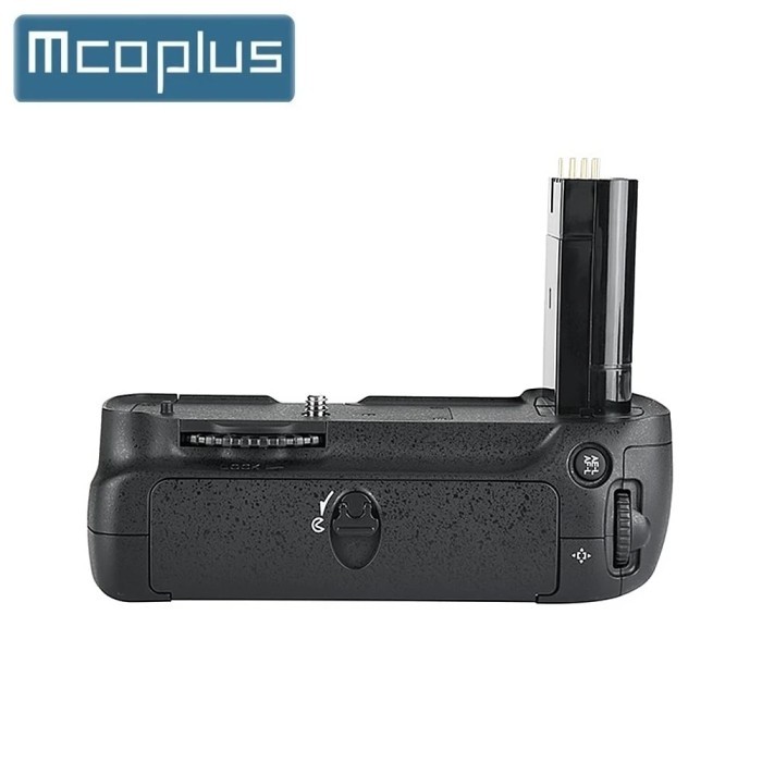 Mcoplus BG-D200 Vertical Battery Grip for Nikon D200 DSLR Camera as