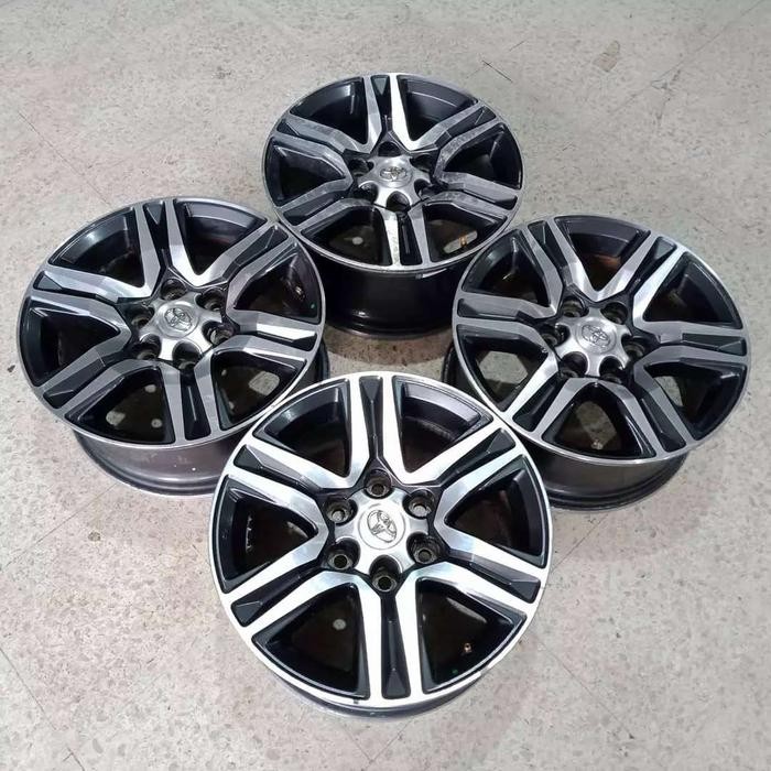 velg bekas copotan mobil fortuner ring 17 bisa buat triton,hilux.