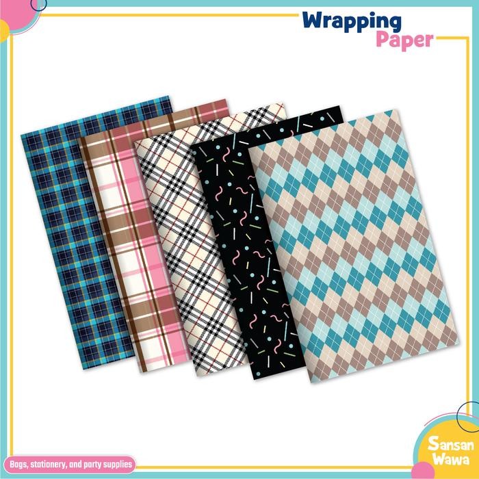 

Happy- Kertas Kado Sansan Wawa Uk Jumbo 70x100 cm motif garis/kotak isi 5 pcs