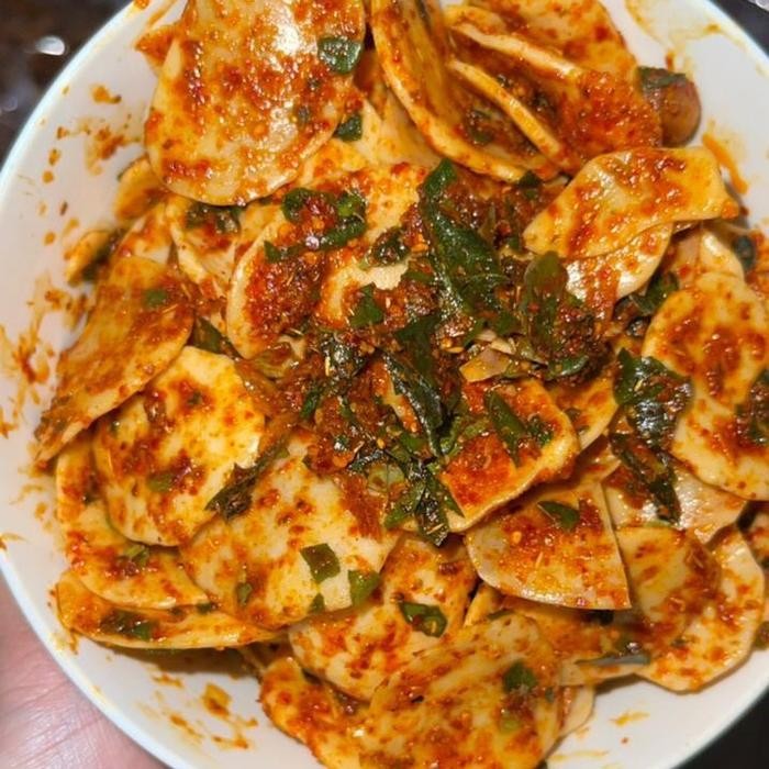 

JTTOP" 250 GR KERUPUK BANTAT SEBLAK KERING PEDAS DAUN JERUK CEMILAN FOOD