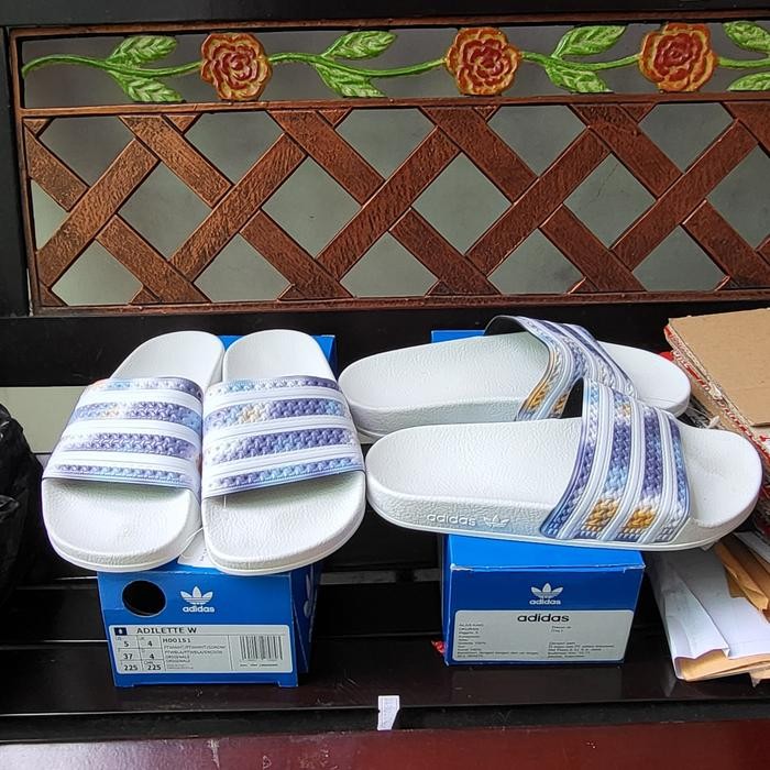 BEST SELLER Adidas adilette trefoil women sandal original bnib