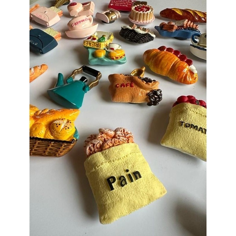 Fresh Finds Magnet Tempelan Kulkas Stiker Kulkas Lucu Bentuk Makanan Kue Pastry Aesthetic