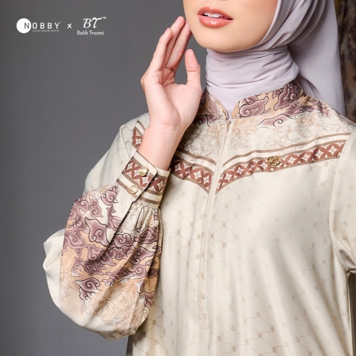 Batik Trusmi X Nobby - Dress Gamis Wanita Terbaru Busui Wudhu Friendly Bahan Ayesha Silk Arunika