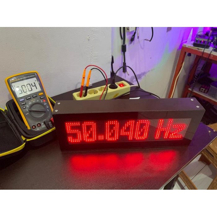 DISPLAY FREKUENSI METER DIGITAL