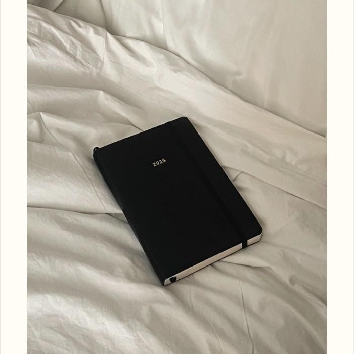 

Gilang_Store 2025 Planner - Soft Cover
