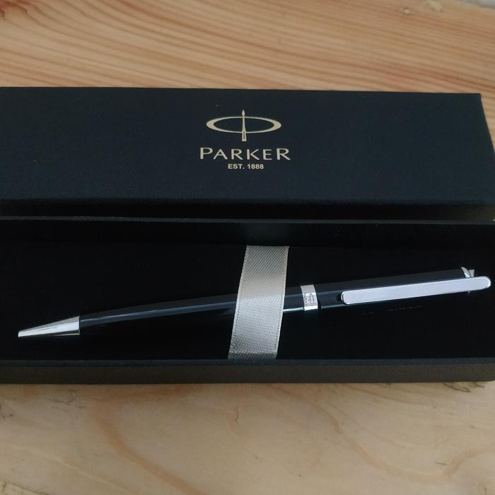 

PULPEN PARKER SONNET GRATIS UKIR GRAFIR NAMA