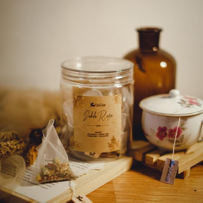 

Sabda Rasa (osmanthus, golden rose, chamomile)