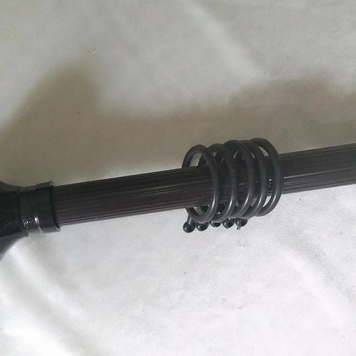 PREMIUM Rel Batang Pipa Gorden Hitam Garis Polos 10 cm