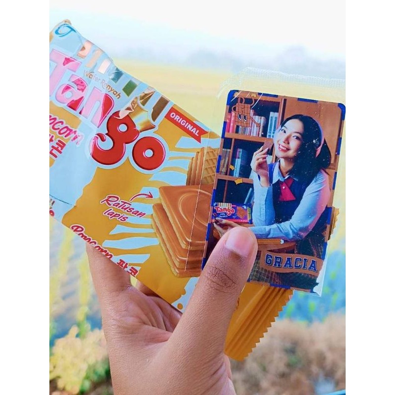 

Andrianbijaksana Wafer Tango Jkt48 1 Dus Isi 6 Pak 35Gr Edisi Khusus