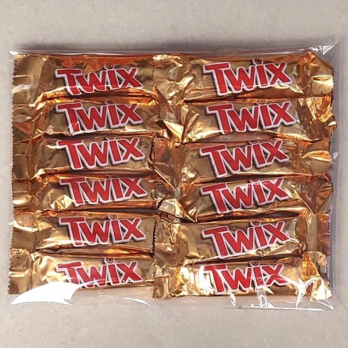 

Andrianbijaksana Coklat Twix Original Arab Saudi 50Gram Chocolate Food Snack Cokelat Makanan Cemilan