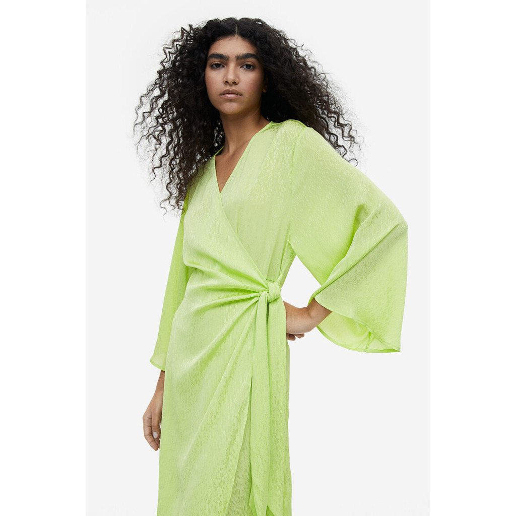 H&M Jacquard-weave wrap dress Calf-length dress in a jacquard weave with a V-shaped neckline, droppe