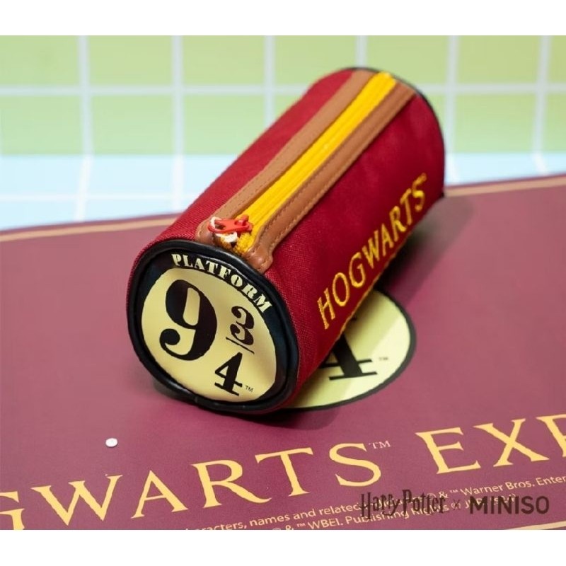 

Miniso x Harry Potter Platform Nine and Three-Quarters Hogwarts Express 774
