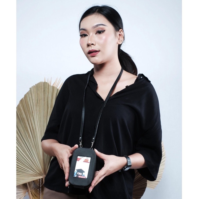 

DOMPET KARTU/ NAME TAG KULIT / ID CARD HOLDER KULIT / ID CARD / GANTUNGAN NAMA VERTIKAL SS07 WE!!!