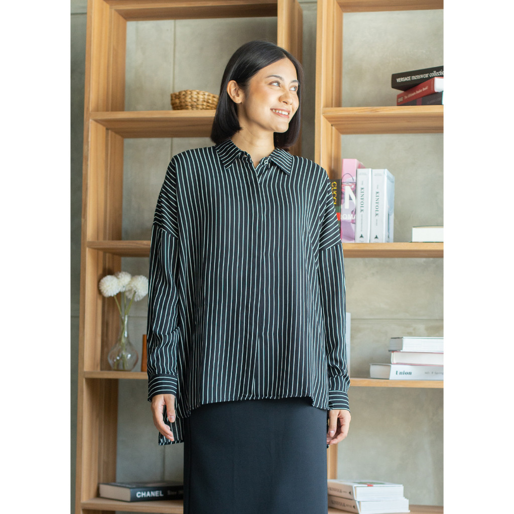 Ixora Bomi Oversized Shirt - Kemeja Wanita Oversize Lengan Panjang
