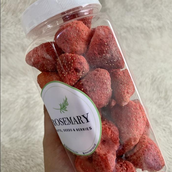 

JTTOP" KERIPIK BUAH STROBERI ONLY - FRUIT CHIPS STROBERI ONLY
