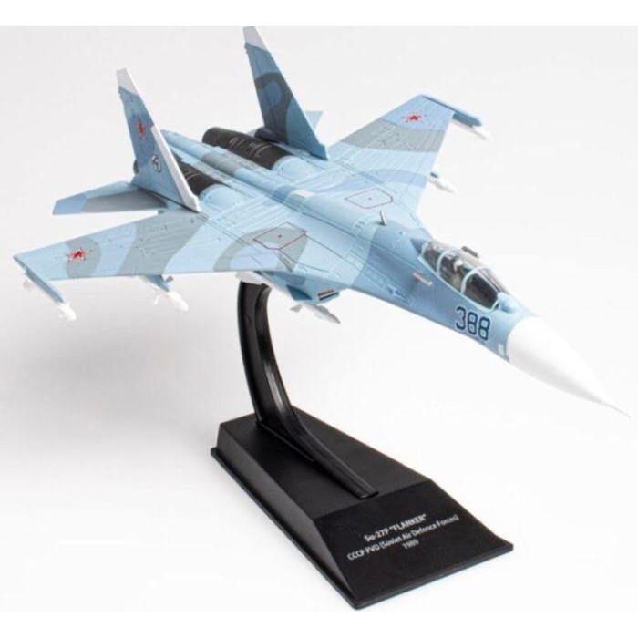 Diecast Pesawat Tempur Sukhoi Su-27P Flanker 1/100 By Italeri