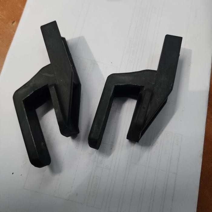 READY.. E HOOK PLASTIK TRIFOLD ORIGINAL FORK HOOK UNITED TRIFOLD