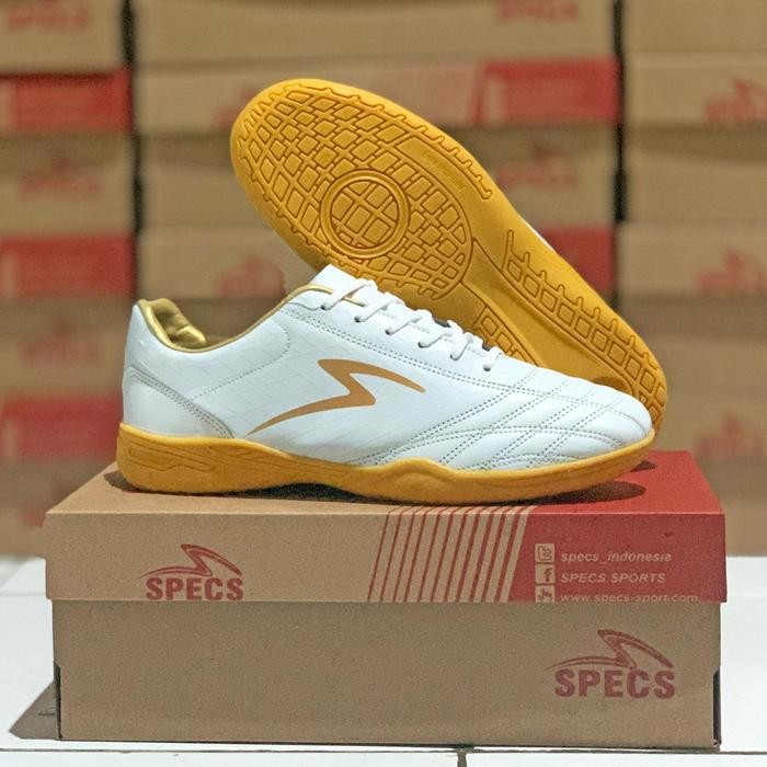 Mizuno Sports - Sepatu Futsal Specs Infinity Putih Gold Kaos Kaki Deker Specs Lightspeed 2 Sepatu