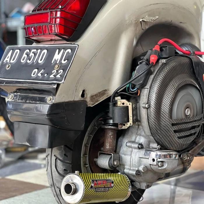 Knalpot Vespa Racing Kanan Panjang Big Yellow Akr23