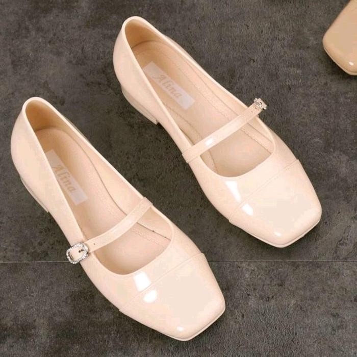 Sepatu Flat Shoes Alina L729-A1 Terbaru Dengan Tali Tengah Dan Insole Empuk Karet Jelly Untuk Wanita