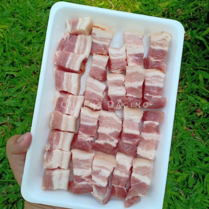 

SAMCAN POTONG DADU - PORK BELLY CUBE IMPOR ( 500 GRAM ) KODE 591