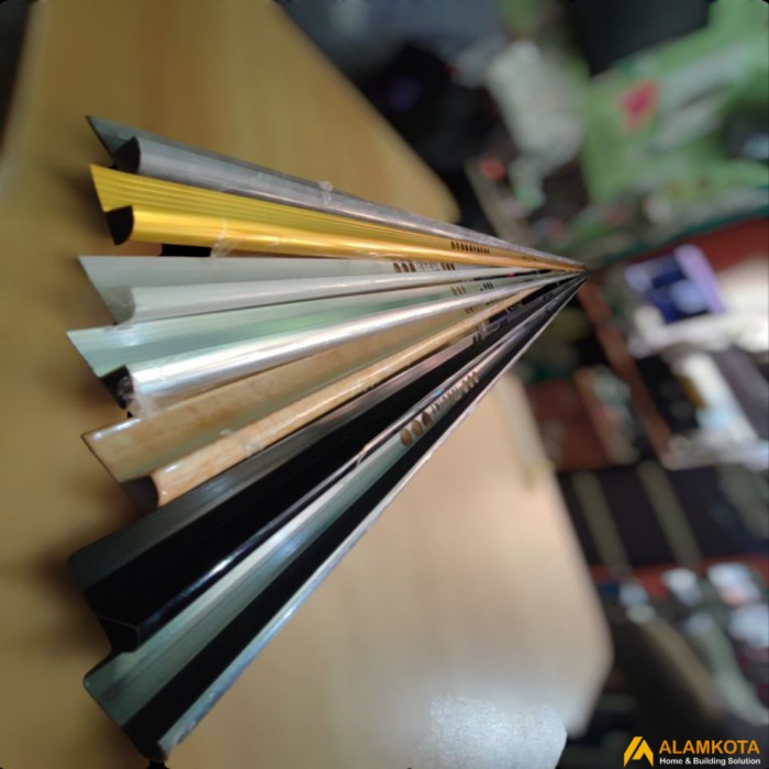 Flashshow TILE TRIM ALUMINIUM / Kuku Macan Aluminium