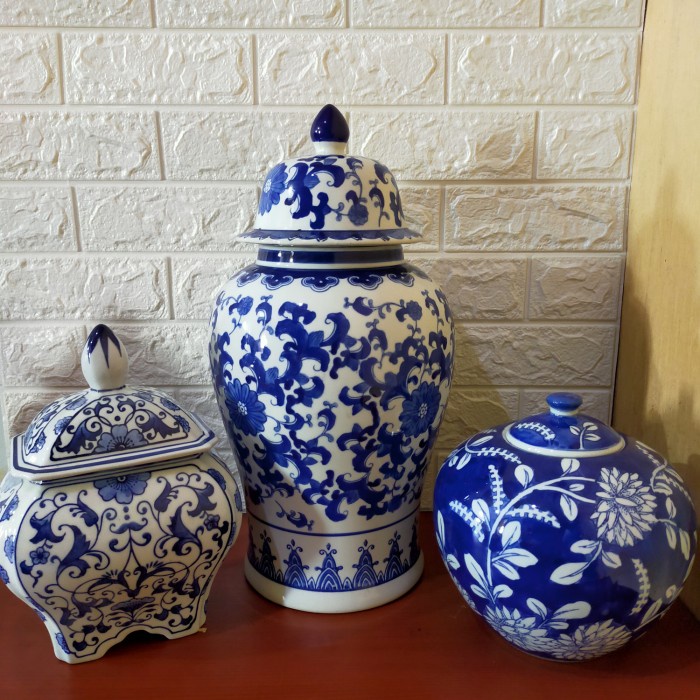 Tochin Putih Biru/Kerak Putih Biru/Toples China/Pajangan Putih Biru