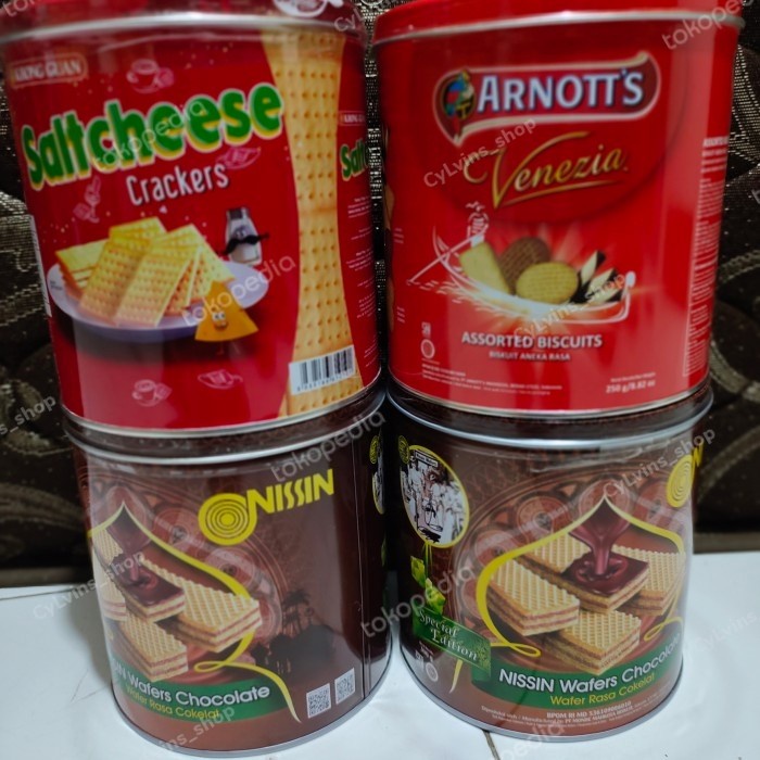 

aneka biskuit kaleng / Nissin wafer/ arnots/ saltcheese