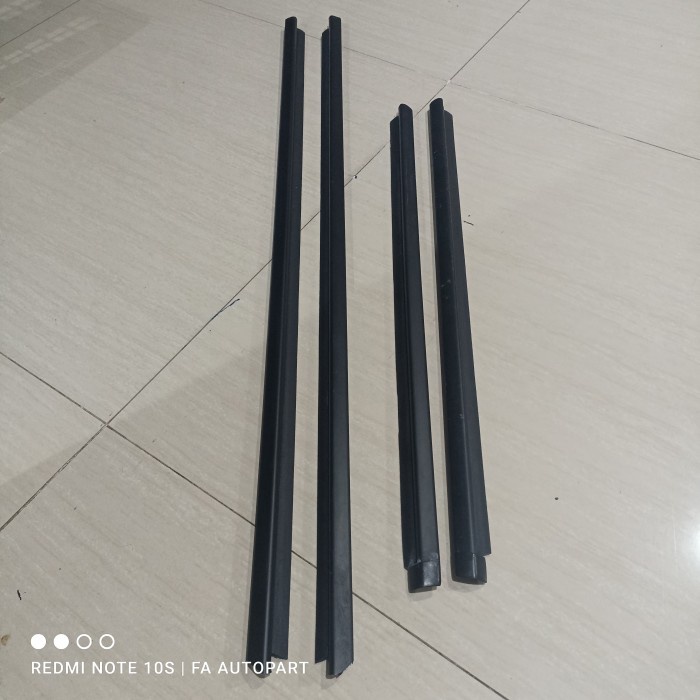 Ready plipit pelipit kaca luar mobil Daihatsu sirion original