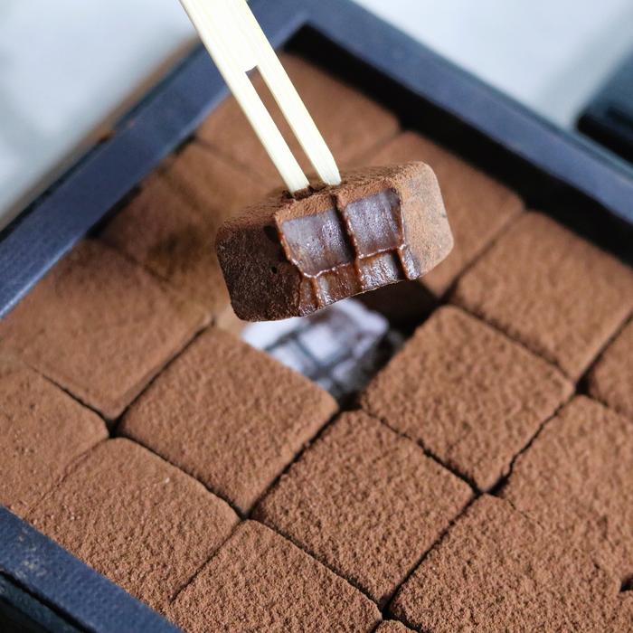 

terbaru !!! nyokelat dubai chocolate dan milk chocolate truffle food camilan cokelat ready