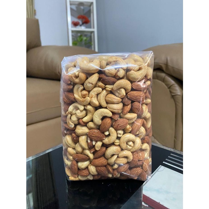 

MIX NUTS ALMOND DAN KACANG METE GORENG