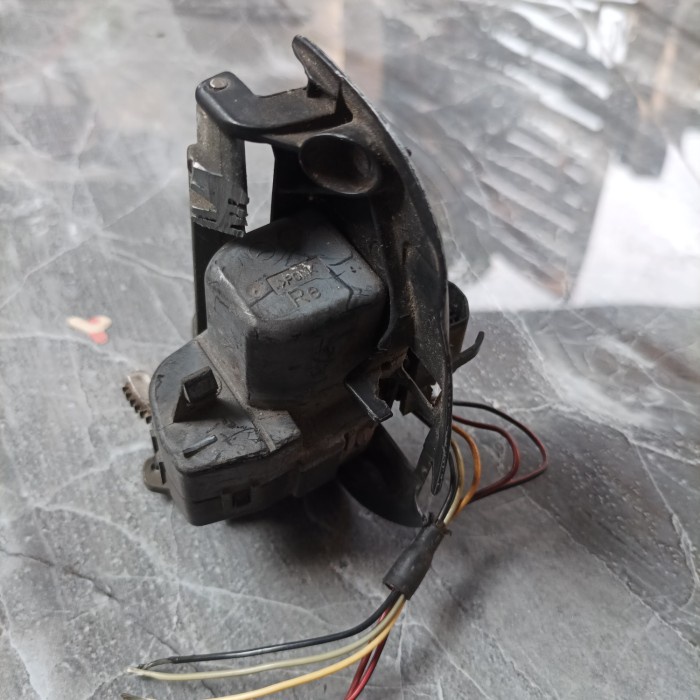 Motor dinamo spion retrack mercy w202 w210 kanan