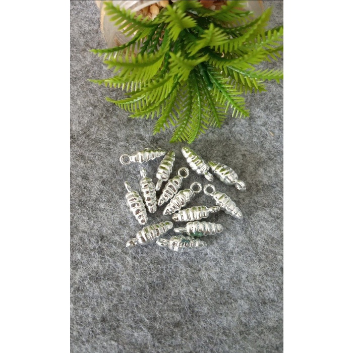 

hanya disini] MOTE VARIASI BEAD 18MM CARROT SILVER WHITE