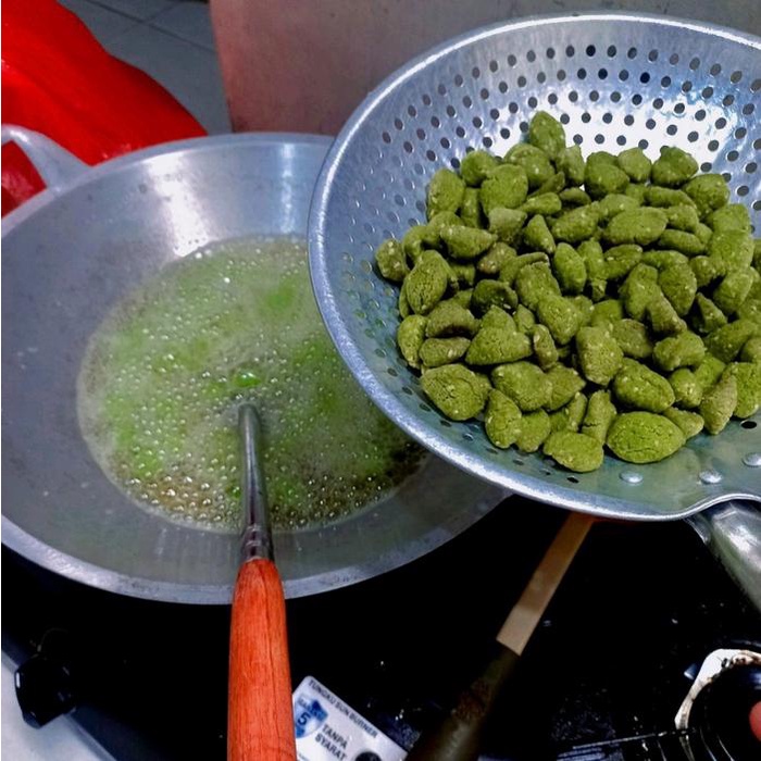 

kue biji ketapang pandan wijen 500gr
