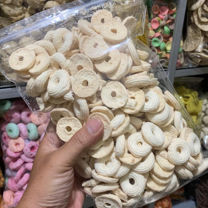 

SALE !!! CEMILAN SAGU KEJU RASA MANIS GURIH DAN RENYAH KEMASAN 120 GRAM DAN KEMASAN 500 GRAM MAKANAN