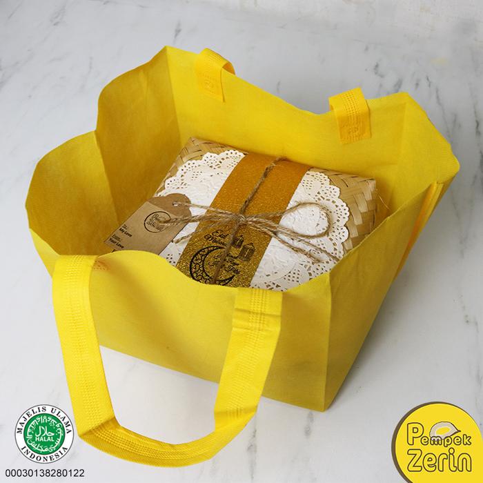 

SALE TERBARU PEMPEK ZERIN - HAMPERS PEMPEK PALEMBANG / PARSEL / GIFT LEBARAN IDUL FITRI - PAKET GOLD