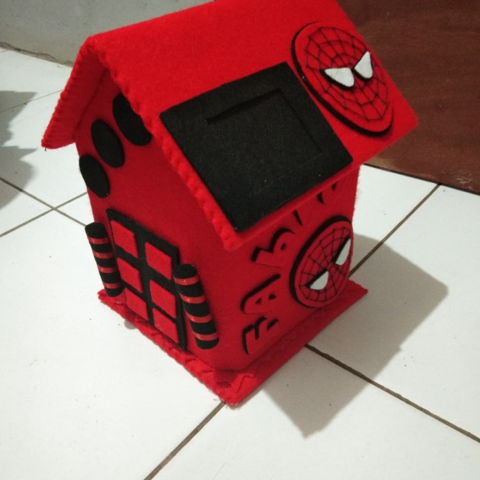 celengan rumah motif spiderman