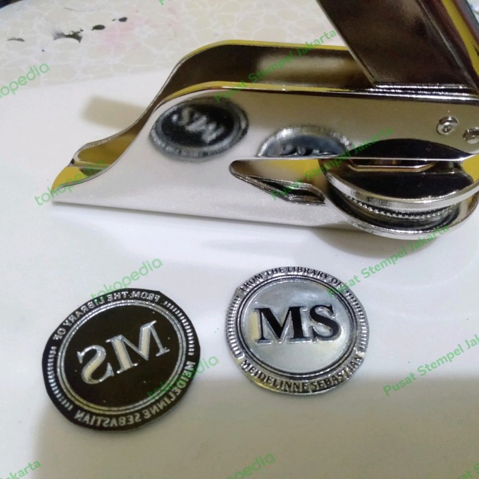 

Plat Stempel Emboss