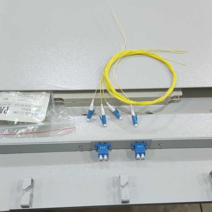 OTB 4 CORE PAZ LC UPC LENGKAP ADAPTER DAN PIGTAIL LC UPC