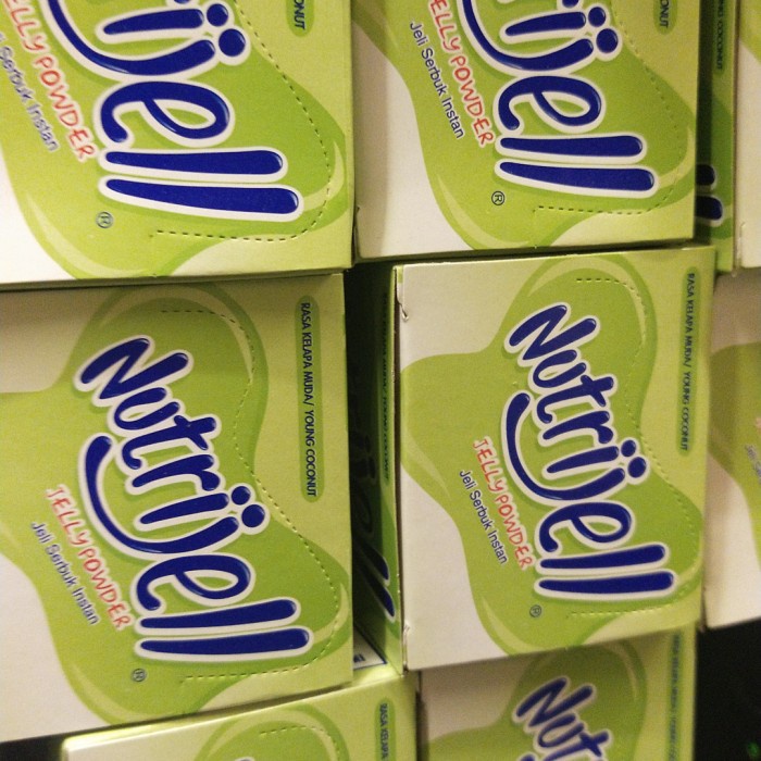 

Ready" Nutrijell Kelapa Muda 10 Gr 1 Box Isi 12 Pcs