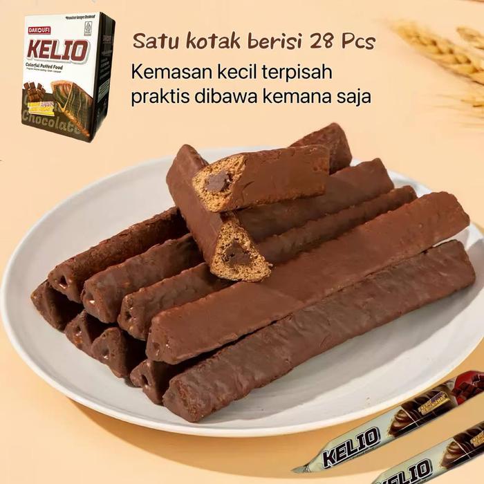 

Batang cokelat panjang dengan sudut cokelat/berisi isian/kue kering berbentuk seqitiga/makanan
