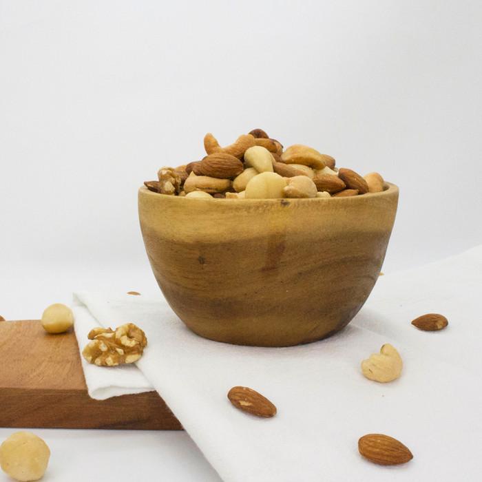 

Salted Mix Nut with Macadamia 50 gram halal kacang