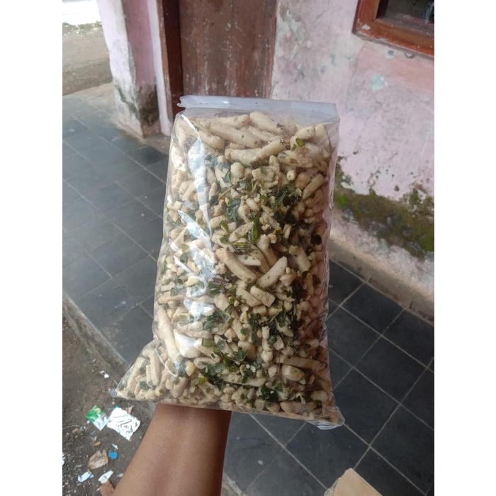 

2 Kg Basreng Stik Original Daun Jeruk Snack Ter Food Cemilan Pedas Kerang Makaroni