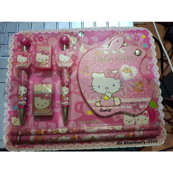 

Stationary set 7 in 1 Hello Kitty dan Tempat Pensil Kode 969