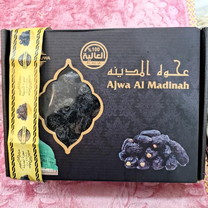 

Kurma Ajwa Premium 1000gram (1kg)