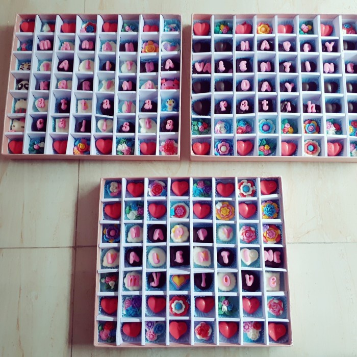 

Diskon Coklat Valentine Sekat 56 / Coklat Karakter Sttich/Kitty/Doraemon/Pooh Ready