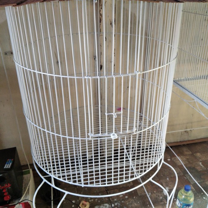 kandang Burung kakatua Besar. atap sirap diameter 70Cm DiskonJual MurahHarga DiskonObral