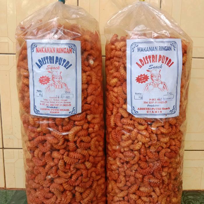 

Makroni pedas daun jeruk 1kg Food Snacks Cemilan Snack Kering